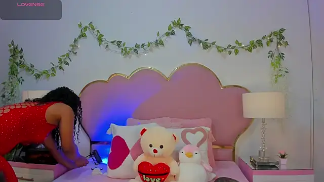 Snapshot of NahiaraReina chatting on 12/22/25, 01:30 NahiaraReina online show from 12/22/25, 01:30