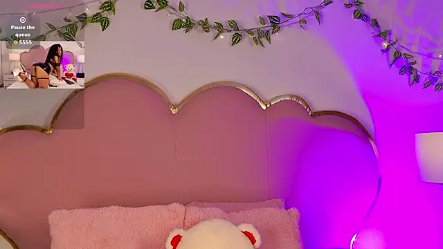 Snapshot of NahiaraReina chatting on 02/25/26, 01:21 NahiaraReina online show from 02/25/26, 01:21