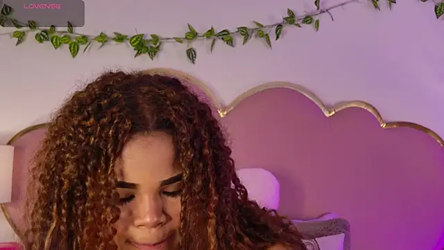 NahiaraReina online show from 06/22/26, 01:30