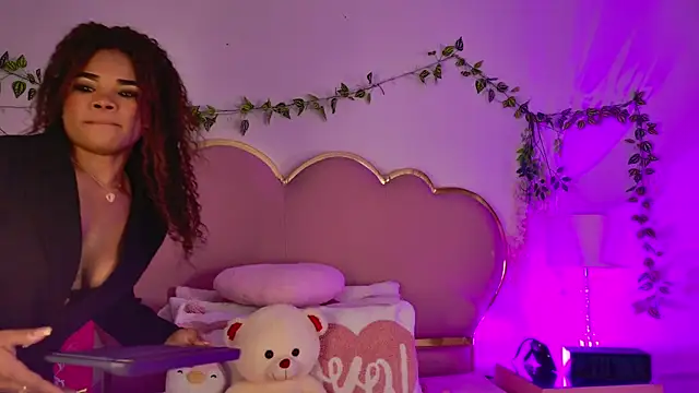 NahiaraReina online show from 07/08/26, 01:59