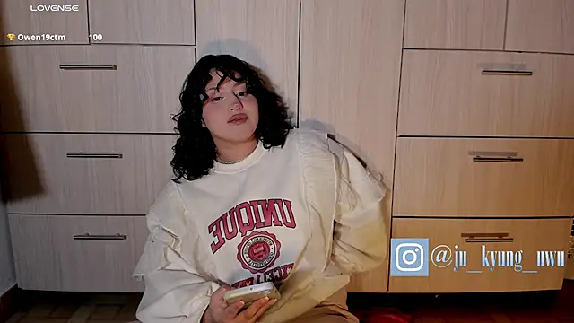 Ju Kyung online show from 01/05/25, 12:52