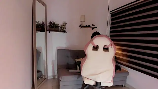 yenny garcia online show from 03/27/26, 03:01