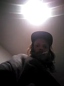 Snapshot of Vlastislav23 chatting on 11/21/25, 04:33 Vlastislav23 online show from 11/21/25, 04:33