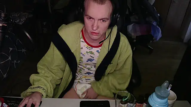 BabyDracoDarkfang online show from 05/12/26, 05:43
