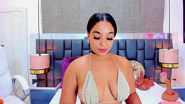 EileenBenzon online show from 01/31/25, 04:38