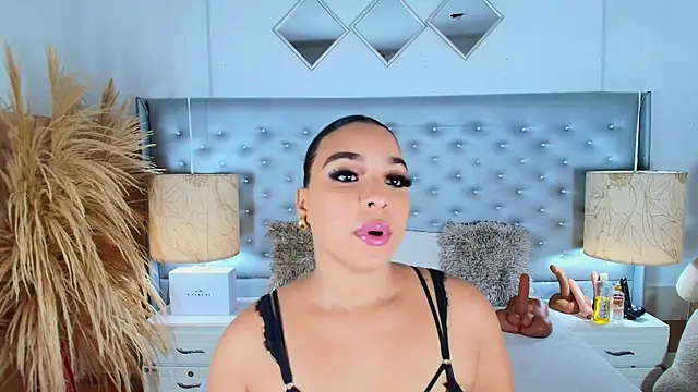 EileenBenzon online show from 03/14/25, 03:48