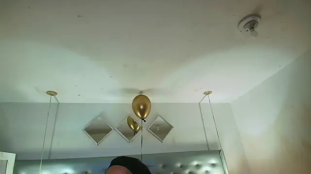 EileenBenzon online show from 04/07/26, 02:06