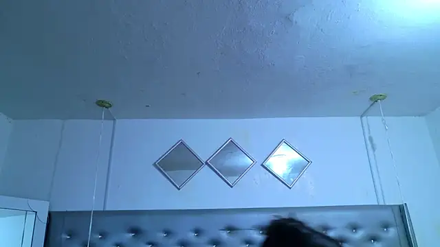 EileenBenzon online show from 04/14/26, 04:40