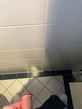 Snapshot of neilho1 chatting on 02/18/25, 12:17 neilho1 online show from 02/18/25, 12:17