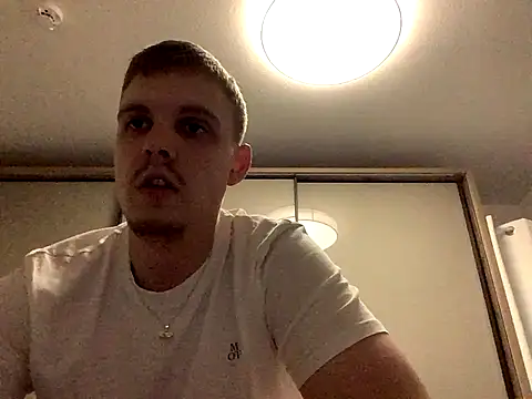 Snapshot of neilho1 chatting on 09/09/25, 06:07 neilho1 online show from 09/09/25, 06:07