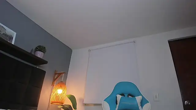 Snapshot of noaah_brown chatting on 12/23/24, 03:23 noaah brown online show from 12/23/24, 03:23