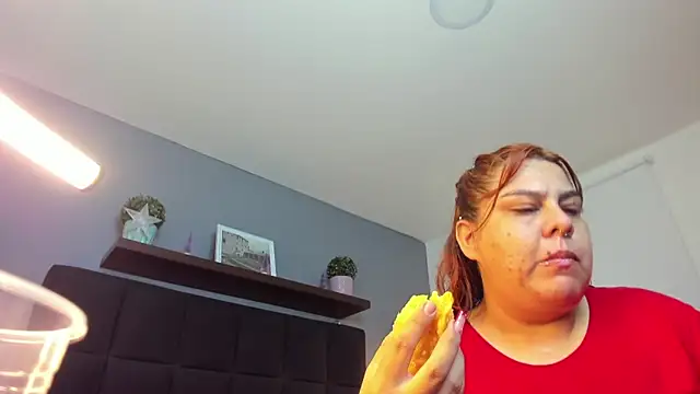 Snapshot of noaah_brown chatting on 12/27/24, 12:12 noaah brown online show from 12/27/24, 12:12