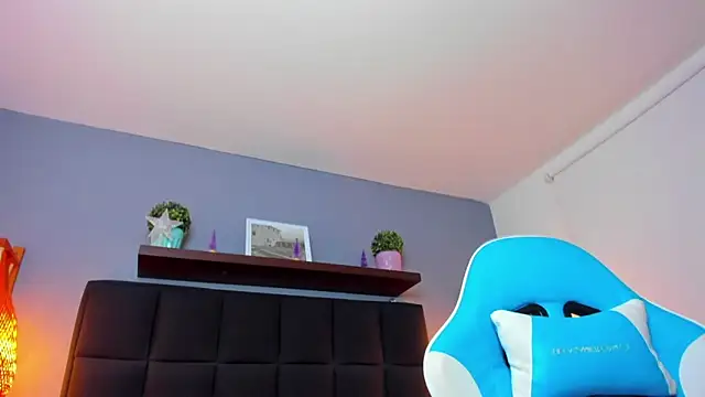 Snapshot of noaah_brown chatting on 12/27/24, 09:54 noaah brown online show from 12/27/24, 09:54