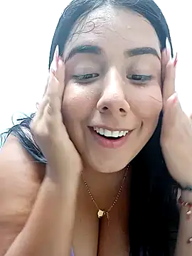 Snapshot of andreinabigtits chatting on 12/31/24, 04:14 andreinabigtits online show from 12/31/24, 04:14