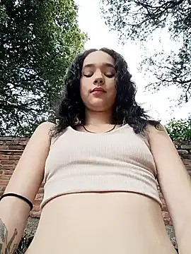 sweet outdoor charm online show from 03/21/26, 08:01