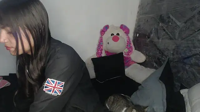 skinny sweet2411 online show from 04/12/26, 09:25