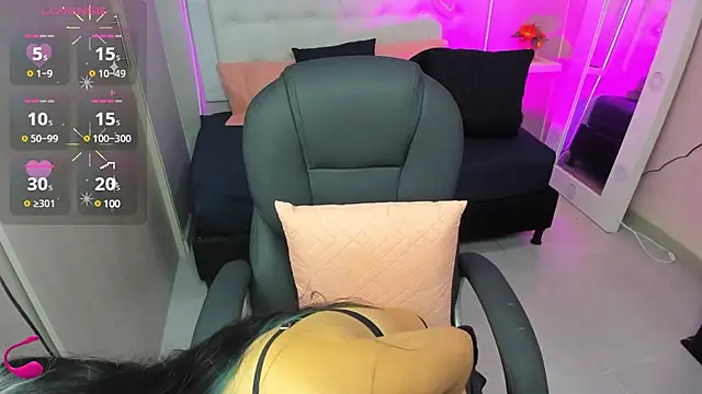 EMALINDA  HILSS online show from 03/12/25, 11:53