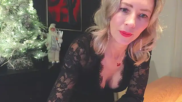  Maddalena  online show from 12/24/24, 11:00