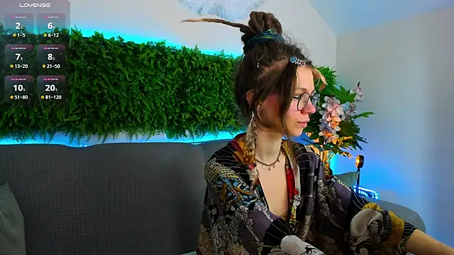 Snapshot of Rin_Skylar chatting on 10/27/25, 07:34 Rin Skylar online show from 10/27/25, 07:34