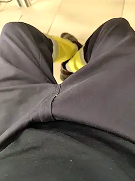 Snapshot of coppiapazza chatting on 03/19/25, 06:03 coppiapazza online show from 03/19/25, 06:03