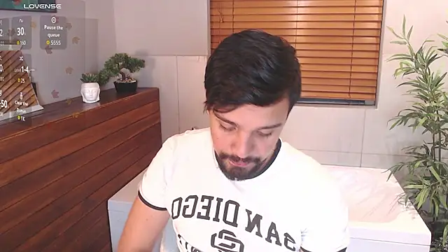 Edward max online show from 02/04/26, 03:45