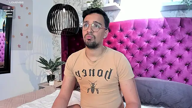 Edward max online show from 02/17/26, 03:47