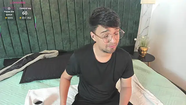 Edward max online show from 04/05/26, 03:47