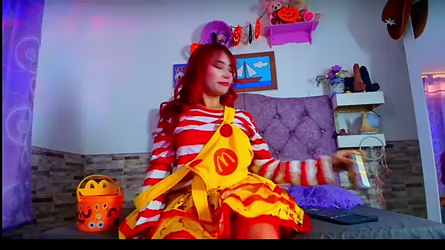 Melannytaylor online show from 10/31/25, 09:05