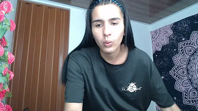 liissa 0 online show from 04/17/26, 06:44