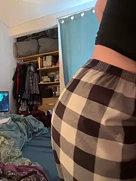 Nina-Chick777 online show from 12/04/25, 04:16