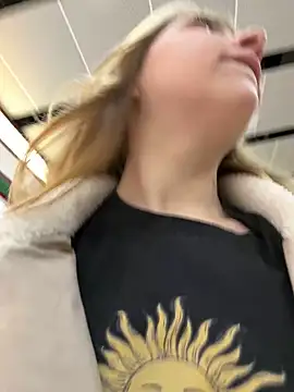 Sunny   Bunny online show from 12/28/24, 03:48