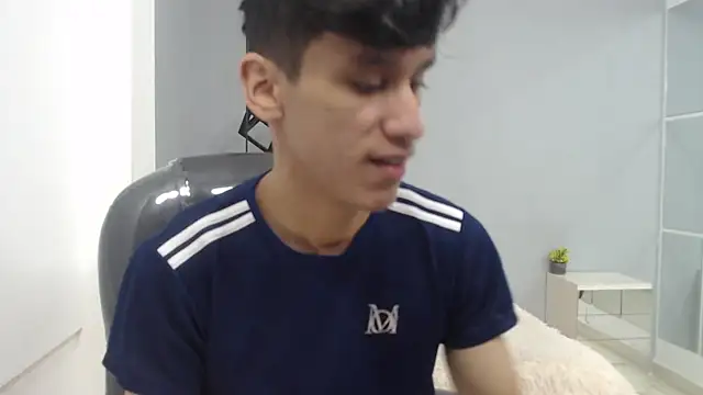 Snapshot of alan_ws chatting on 01/05/25, 12:21 alan ws online show from 01/05/25, 12:21