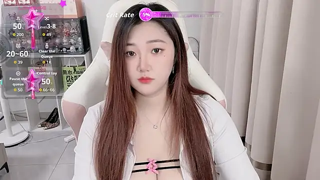 Stars Elyn online show from 10/13/25, 11:54