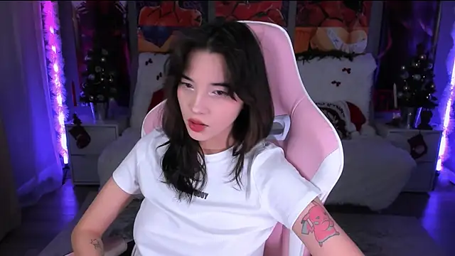 as1an girlfriend online show from 12/21/25, 12:45