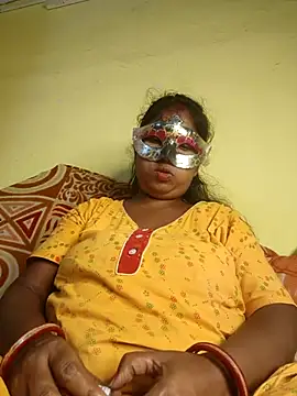 Snapshot of tinabhabhi chatting on 07/10/26, 10:40 tinabhabhi online show from 07/10/26, 10:40