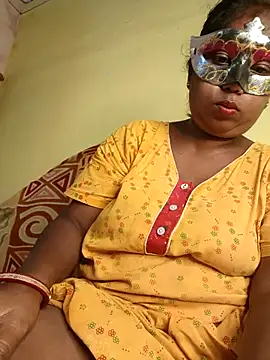 Snapshot of tinabhabhi chatting on 07/12/26, 09:33 tinabhabhi online show from 07/12/26, 09:33