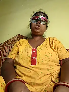 Snapshot of tinabhabhi chatting on 07/27/26, 09:49 tinabhabhi online show from 07/27/26, 09:49