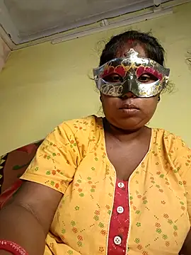 Snapshot of tinabhabhi chatting on 08/06/26, 10:17 tinabhabhi online show from 08/06/26, 10:17