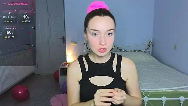 Wild Sophie  online show from 12/05/25, 03:41