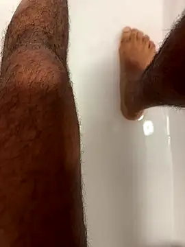 Snapshot of SensualG300 chatting on 11/12/25, 02:39 SensualG300 online show from 11/12/25, 02:39