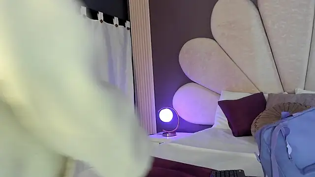 KatherineGomez online show from 04/15/26, 03:02