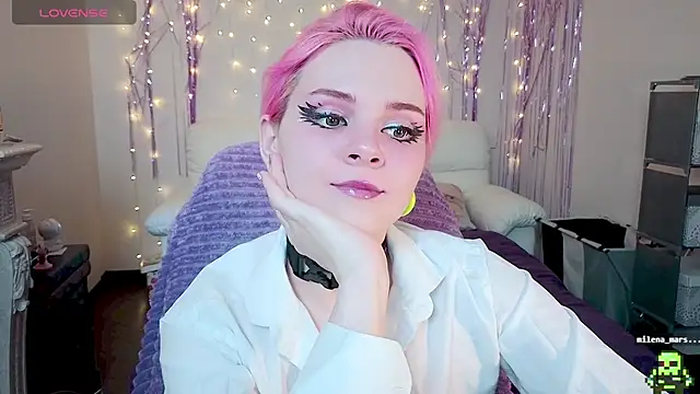 One Moment  online show from 12/02/24, 12:30