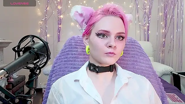 One Moment  online show from 12/02/24, 06:41