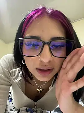 Hilary pinkk online show from 02/05/25, 02:19