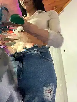 Hilary pinkk online show from 02/10/25, 08:21