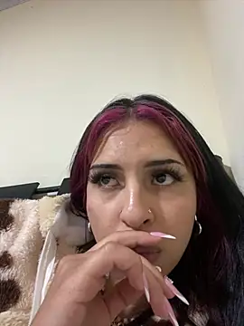 Hilary pinkk online show from 02/23/25, 05:39