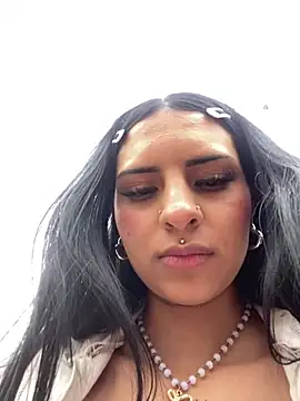 Hilary pinkk online show from 03/07/25, 02:57