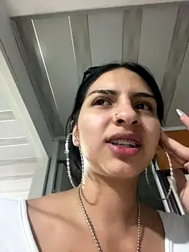 Hilary pinkk online show from 10/08/25, 03:37