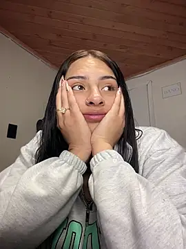 Hilary pinkk online show from 11/15/25, 02:53