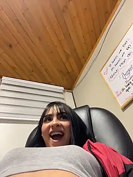 Hilary pinkk online show from 02/05/26, 02:27